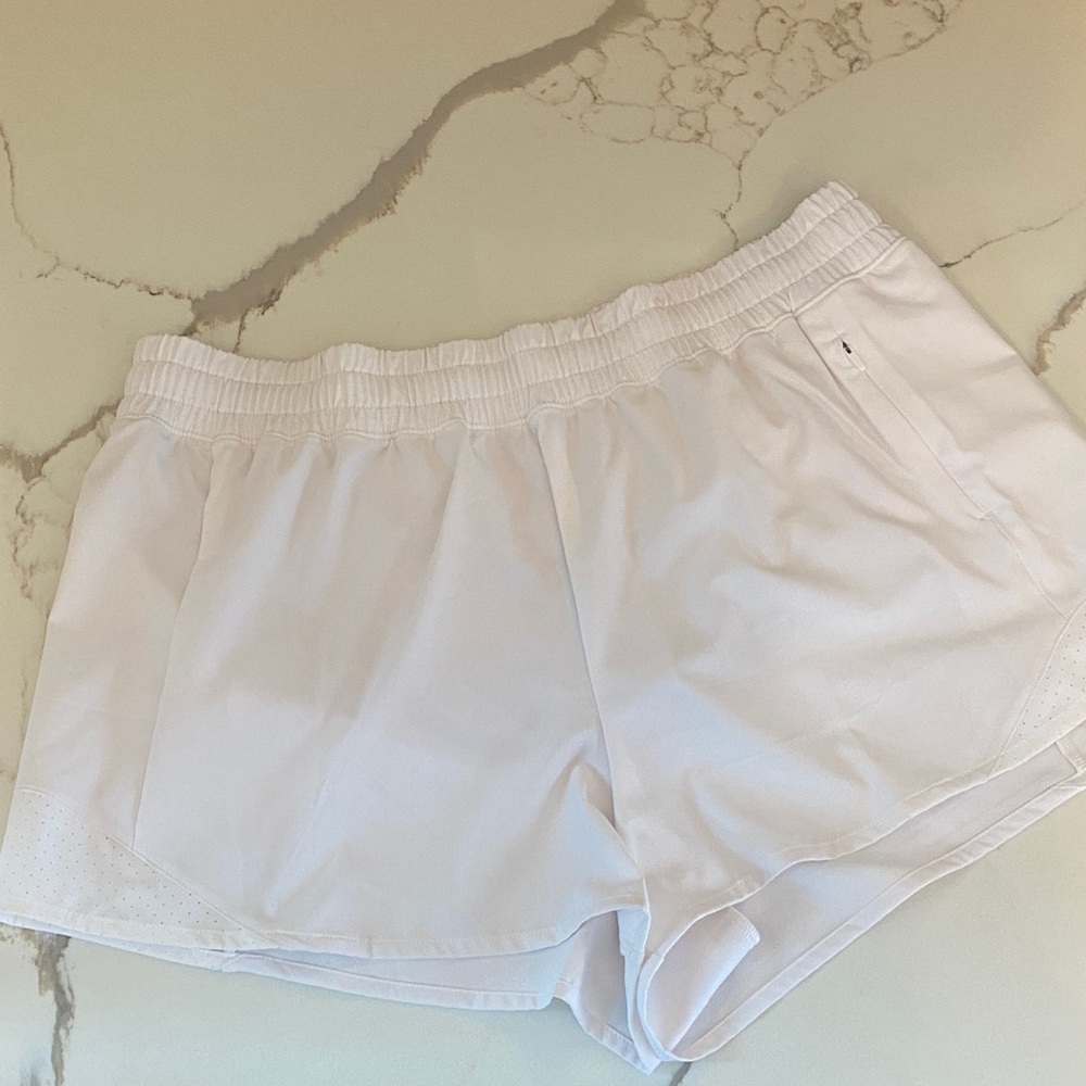 CALIA White Athletic Shorts, Step-Up Technology Short